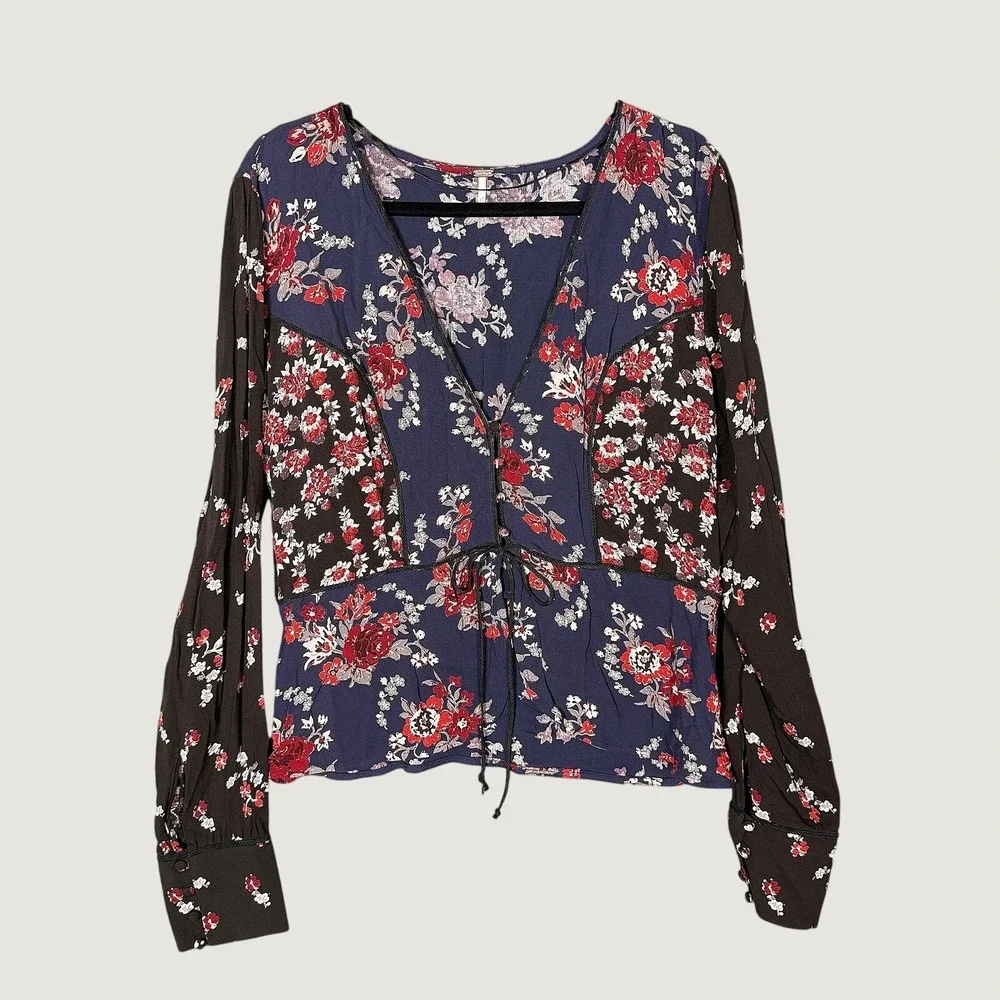 Free People Way the World Turns Patchwork Dark Floral V-Neck Tie Front Blouse L